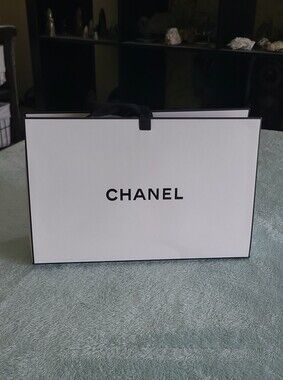 CHANEL White & Black Shopping Bag